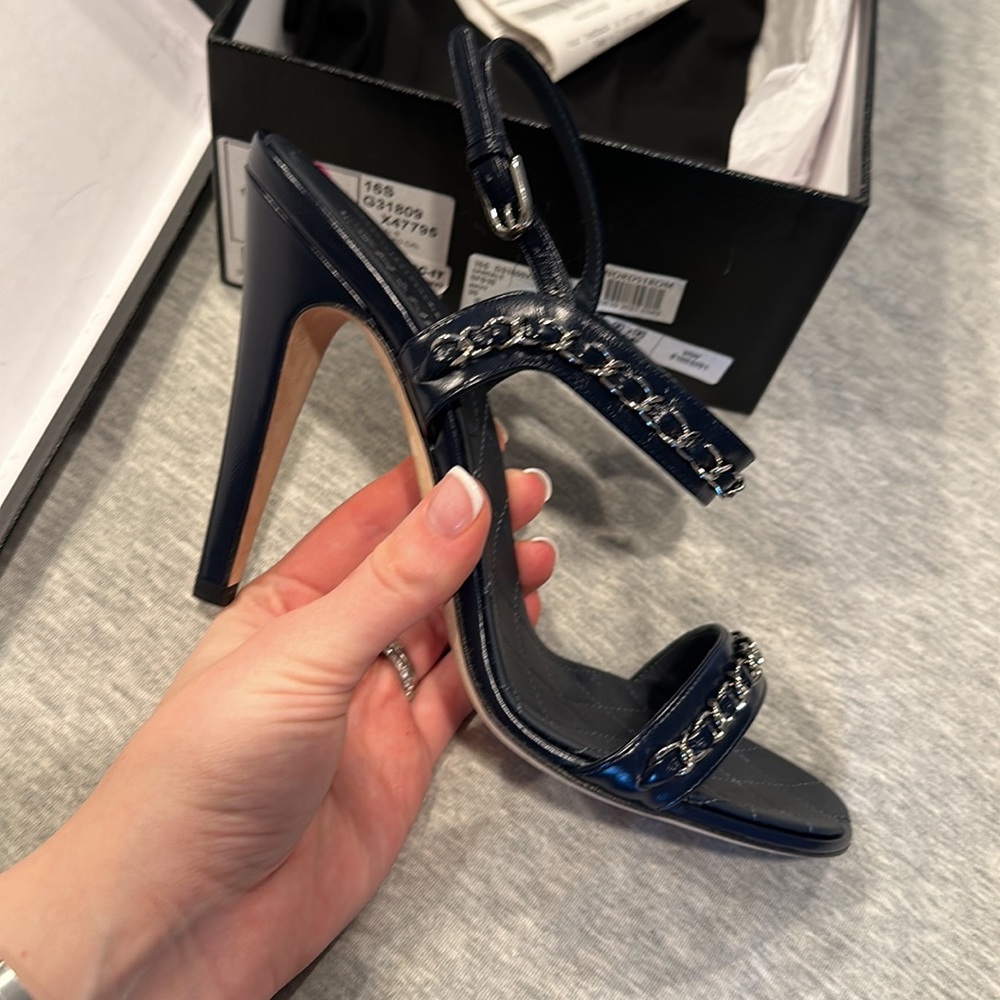 Chanel new heels navy chain 39 - Picture 12 of 15
